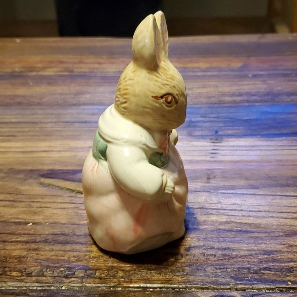 World Bazaar Easter Rabbit Statue - Picture 5 of 5